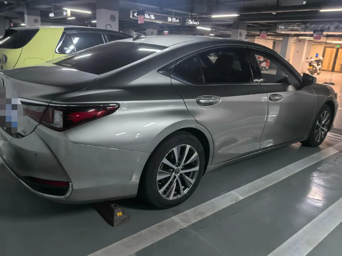 2020 Lexus ES 2.5L 207HP L4 8AT,autocango,china used car exporter,china ev exporter,chinese used car exporter,chinese used ev exporter