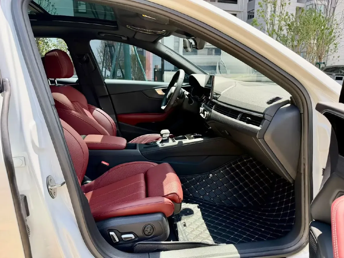 2024 Audi A4L 2.0T 190HP L4 7DCT,autocango,china used car exporter,china ev exporter,chinese used car exporter,chinese used ev exporter