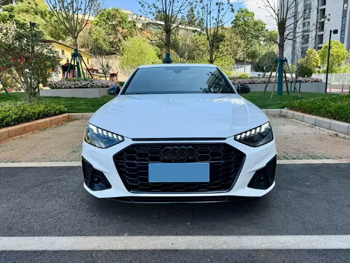 2024 Audi A4L 2.0T 190HP L4 7DCT,autocango,china used car exporter,china ev exporter,chinese used car exporter,chinese used ev exporter