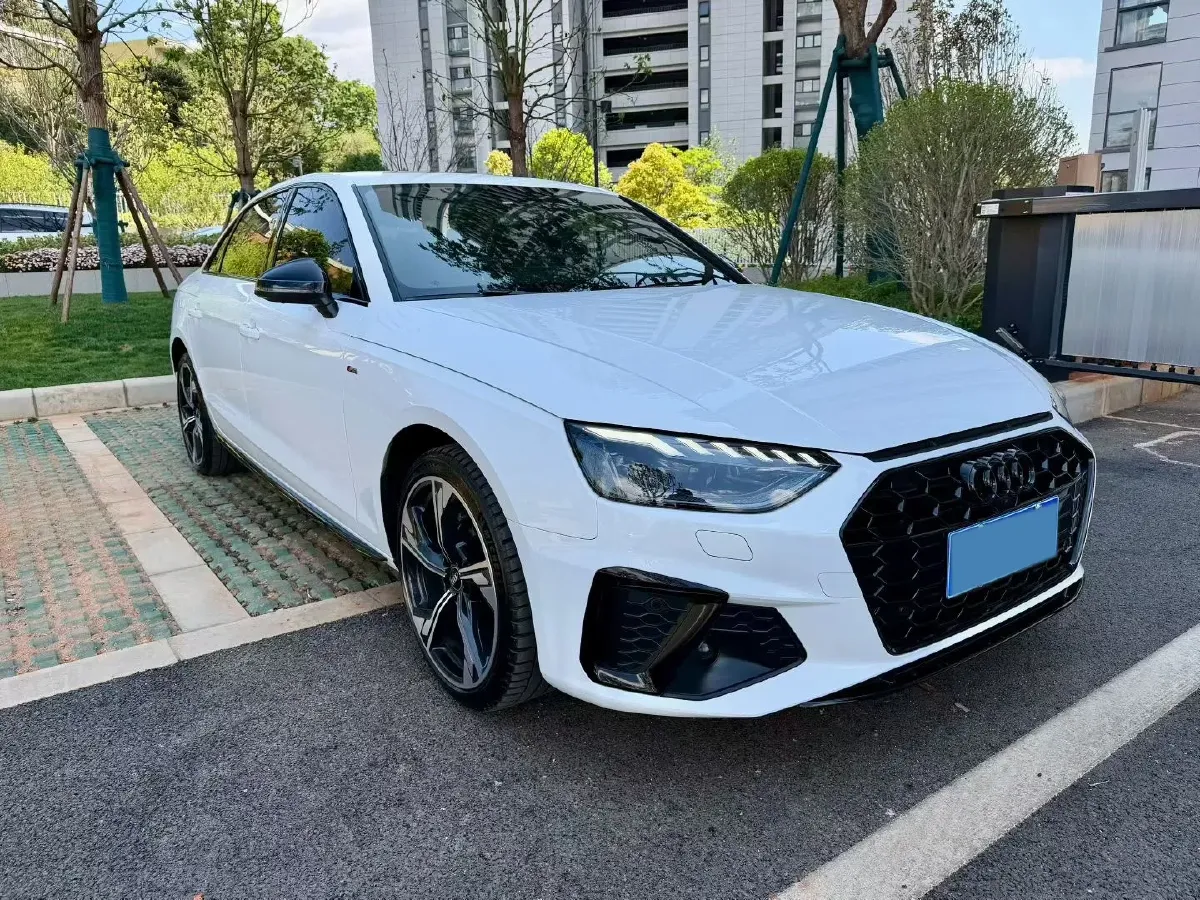 2024 Audi A4L 2.0T 190HP L4 7DCT,autocango,china used car exporter,china ev exporter,chinese used car exporter,chinese used ev exporter