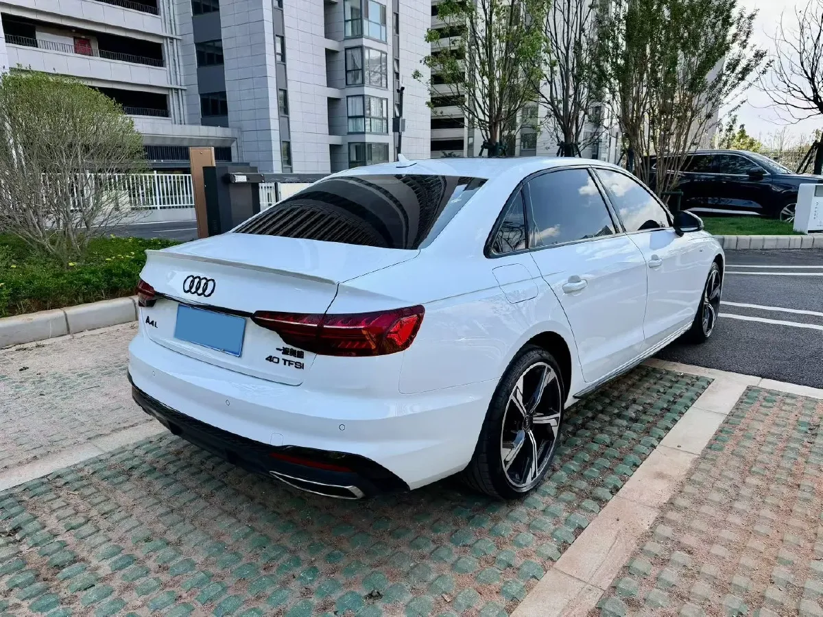 2024 Audi A4L 2.0T 190HP L4 7DCT,autocango,china used car exporter,china ev exporter,chinese used car exporter,chinese used ev exporter