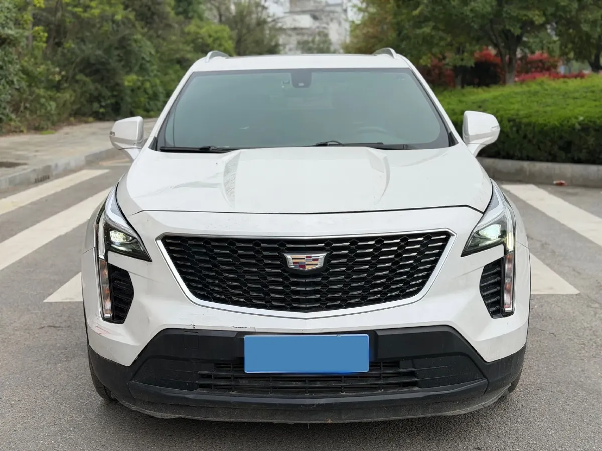 2022 Cadillac XT4 2.0T 237HP L4 9AT,autocango,china used car exporter,china ev exporter,chinese used car exporter,chinese used ev exporter