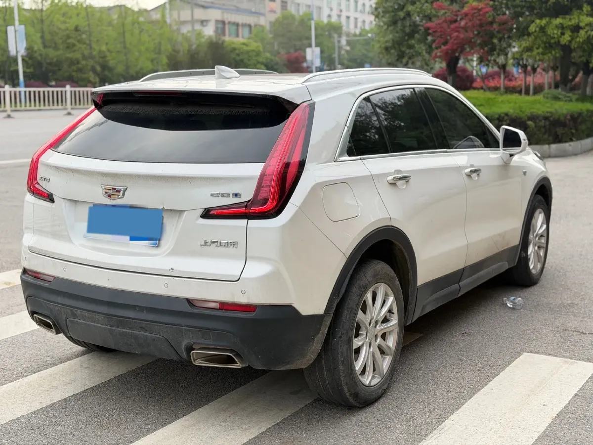 2022 Cadillac XT4 2.0T 237HP L4 9AT,autocango,china used car exporter,china ev exporter,chinese used car exporter,chinese used ev exporter