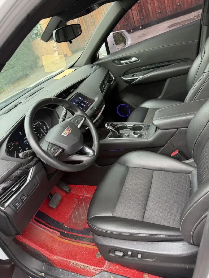2022 Cadillac XT4 2.0T 237HP L4 9AT,autocango,china used car exporter,china ev exporter,chinese used car exporter,chinese used ev exporter