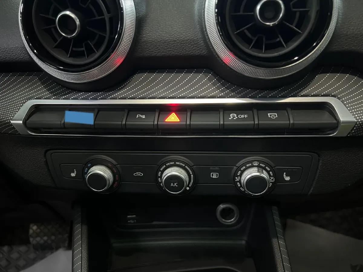 2022 Audi Q2L 1.4T 150HP L4 7DCT,autocango,china used car exporter,china ev exporter,chinese used car exporter,chinese used ev exporter