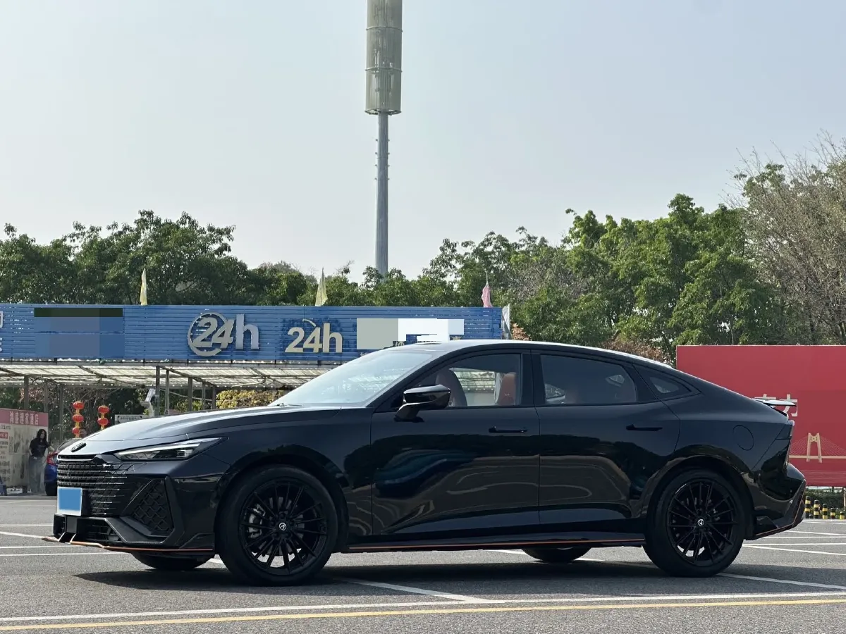 2023 ChangAn UNI-V 2.0T 233HP L4 8AT,autocango,china used car exporter,china ev exporter,chinese used car exporter,chinese used ev exporter