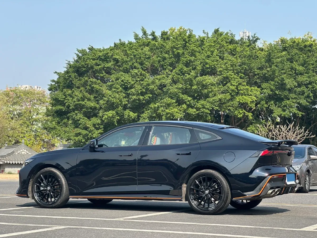 2023 ChangAn UNI-V 2.0T 233HP L4 8AT,autocango,china used car exporter,china ev exporter,chinese used car exporter,chinese used ev exporter