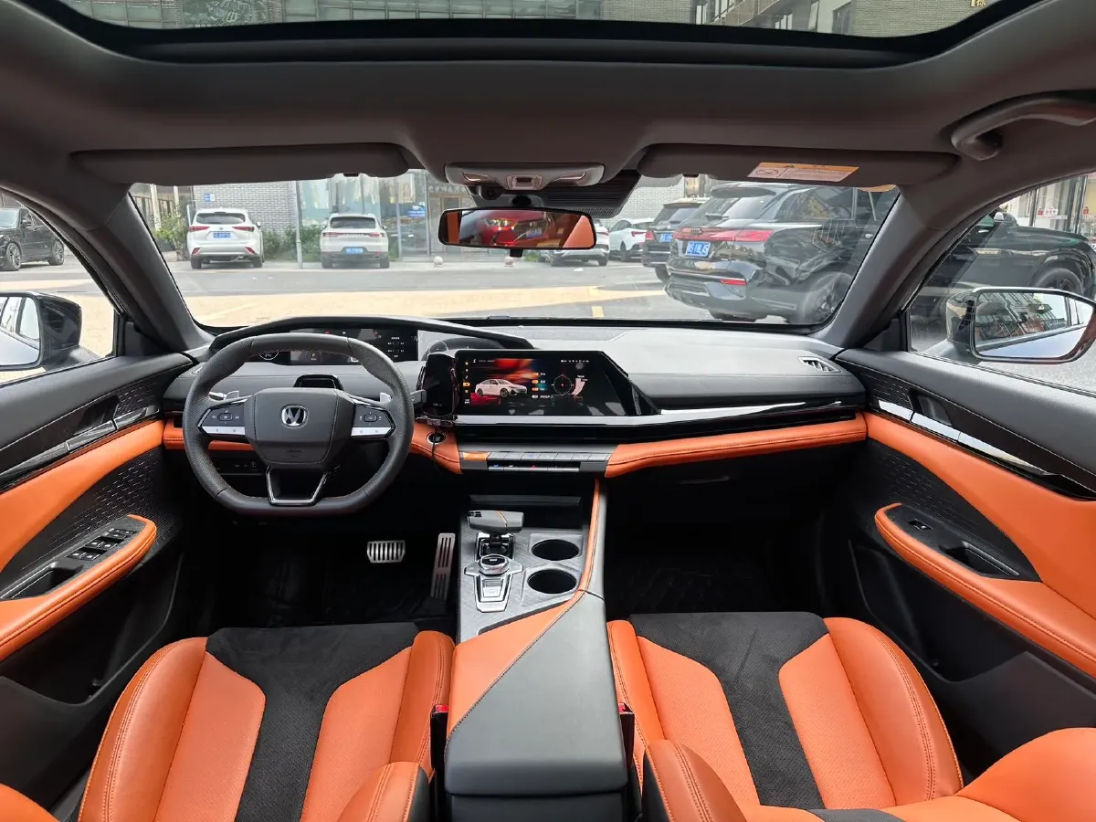 2023 ChangAn UNI-V 2.0T 233HP L4 8AT,autocango,china used car exporter,china ev exporter,chinese used car exporter,chinese used ev exporter