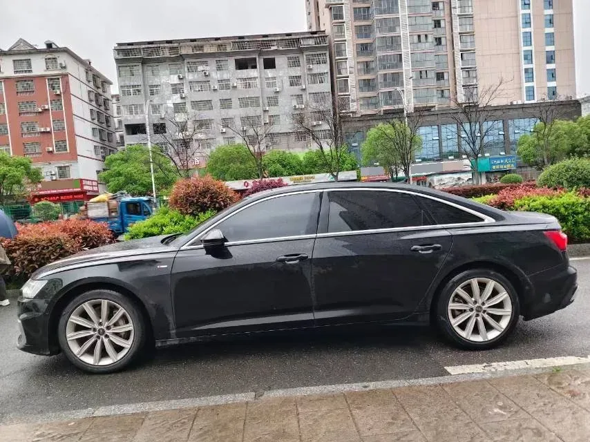 2023 Audi A6L 2.0T 190HP L4 7DCT,autocango,china used car exporter,china ev exporter,chinese used car exporter,chinese used ev exporter