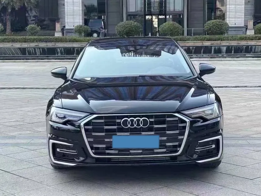 2023 Audi A6L 2.0T 190HP L4 7DCT,autocango,china used car exporter,china ev exporter,chinese used car exporter,chinese used ev exporter