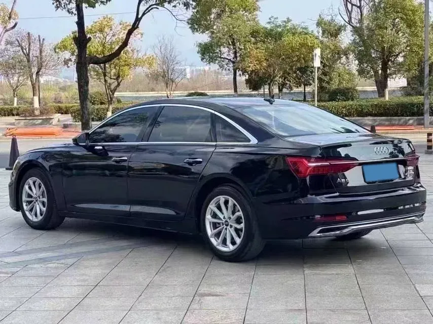 2023 Audi A6L 2.0T 190HP L4 7DCT,autocango,china used car exporter,china ev exporter,chinese used car exporter,chinese used ev exporter