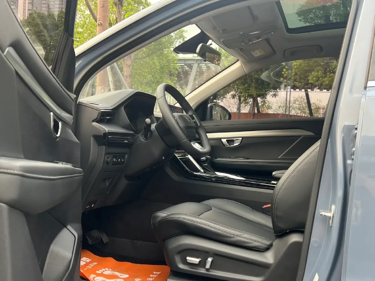 2021 WuLing XingChen 1.5T 147HP L4 CVT,autocango,china used car exporter,china ev exporter,chinese used car exporter,chinese used ev exporter