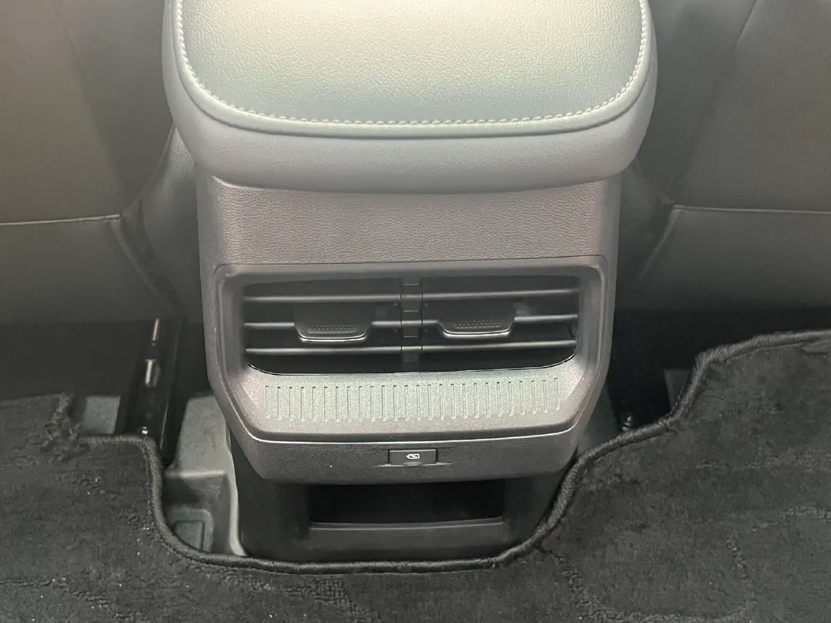 2021 WuLing XingChen 1.5T 147HP L4 CVT,autocango,china used car exporter,china ev exporter,chinese used car exporter,chinese used ev exporter