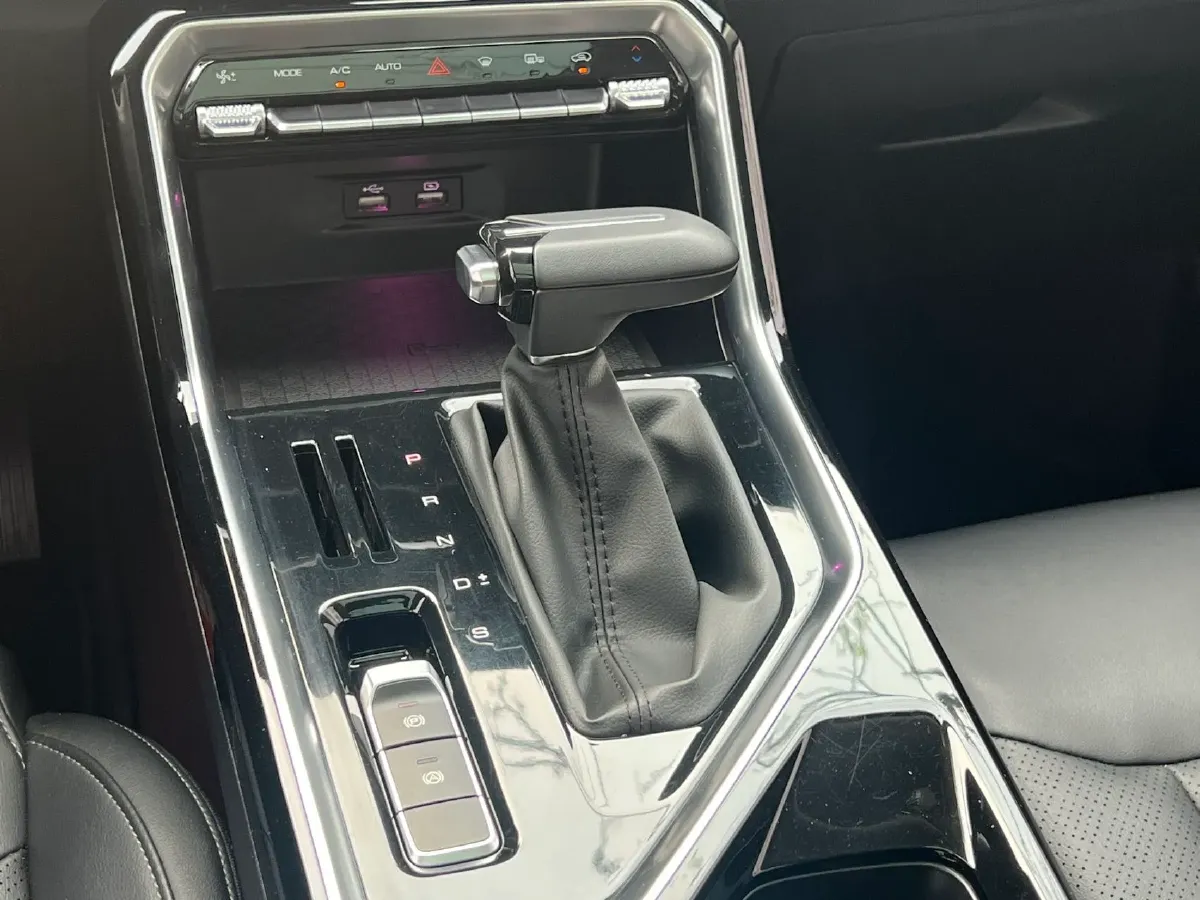 2021 WuLing XingChen 1.5T 147HP L4 CVT,autocango,china used car exporter,china ev exporter,chinese used car exporter,chinese used ev exporter