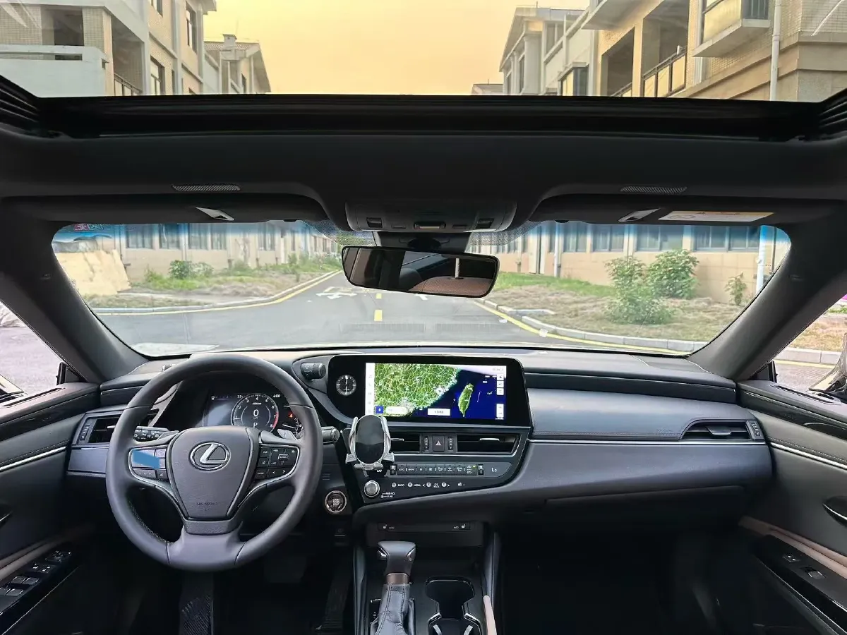 2023 Lexus ES 2.0L 173HP L4 CVT,autocango,china used car exporter,china ev exporter,chinese used car exporter,chinese used ev exporter