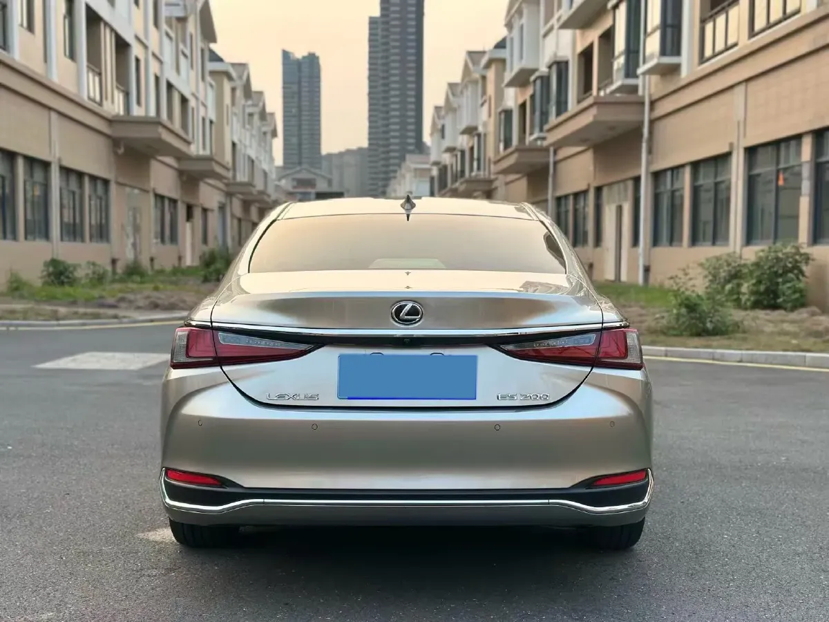 2023 Lexus ES 2.0L 173HP L4 CVT,autocango,china used car exporter,china ev exporter,chinese used car exporter,chinese used ev exporter