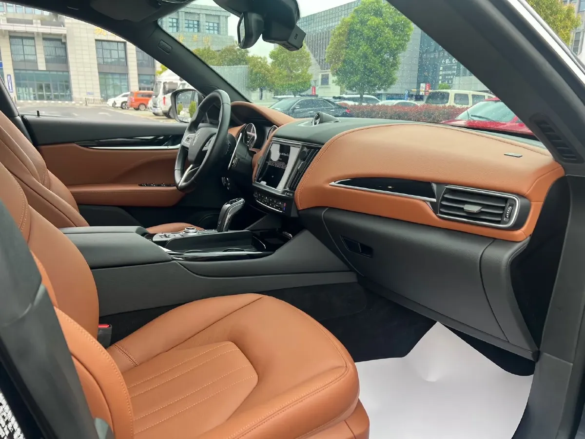 2021 Maserati Levante 3.0T 350HP V6 8AT,autocango,china used car exporter,china ev exporter,chinese used car exporter,chinese used ev exporter