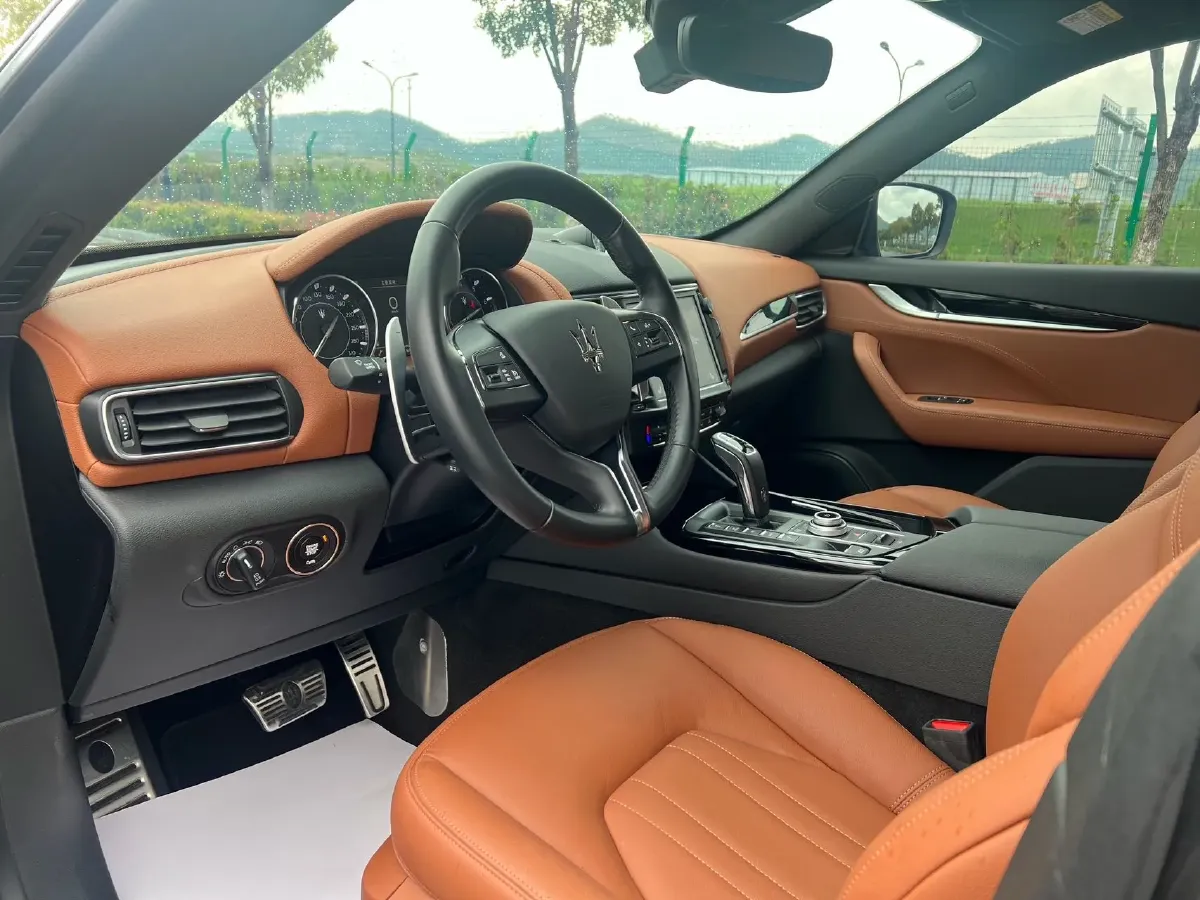 2021 Maserati Levante 3.0T 350HP V6 8AT,autocango,china used car exporter,china ev exporter,chinese used car exporter,chinese used ev exporter