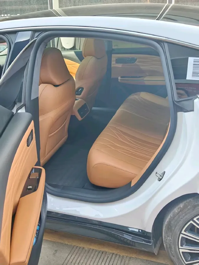 2025 Geely Galaxy Starshine 8 1.5T 163HP L4 3DHT PHEV 27.69KWH,autocango,china used car exporter,china ev exporter,chinese used car exporter,chinese used ev exporter