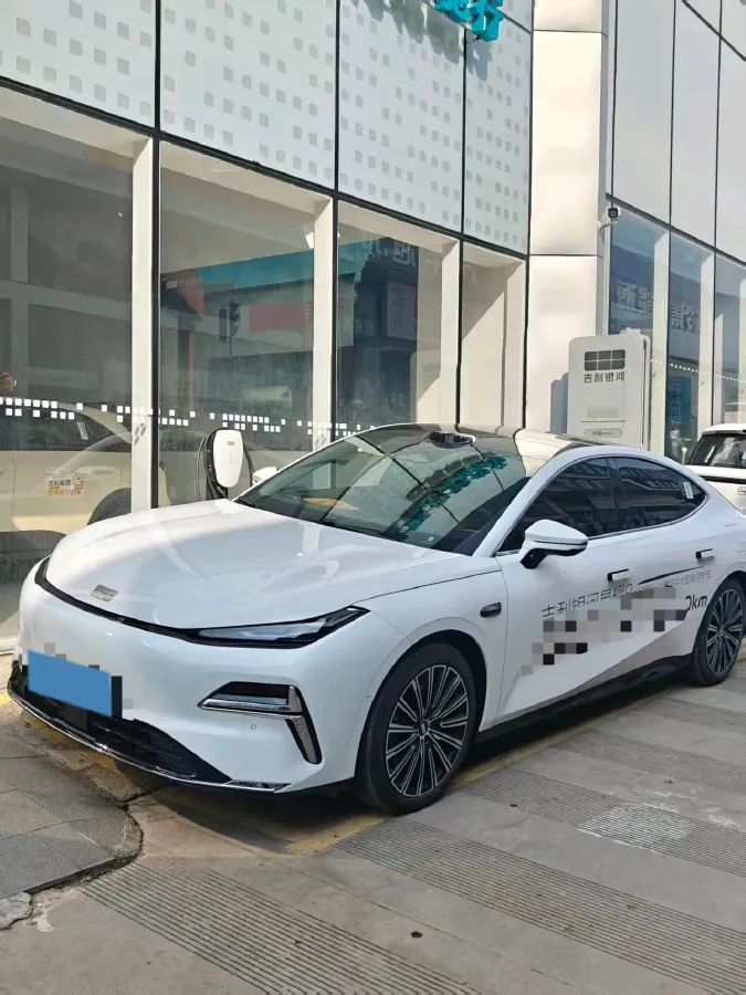 2025 Geely Galaxy Starshine 8 1.5T 163HP L4 3DHT PHEV 27.69KWH,autocango,china used car exporter,china ev exporter,chinese used car exporter,chinese used ev exporter