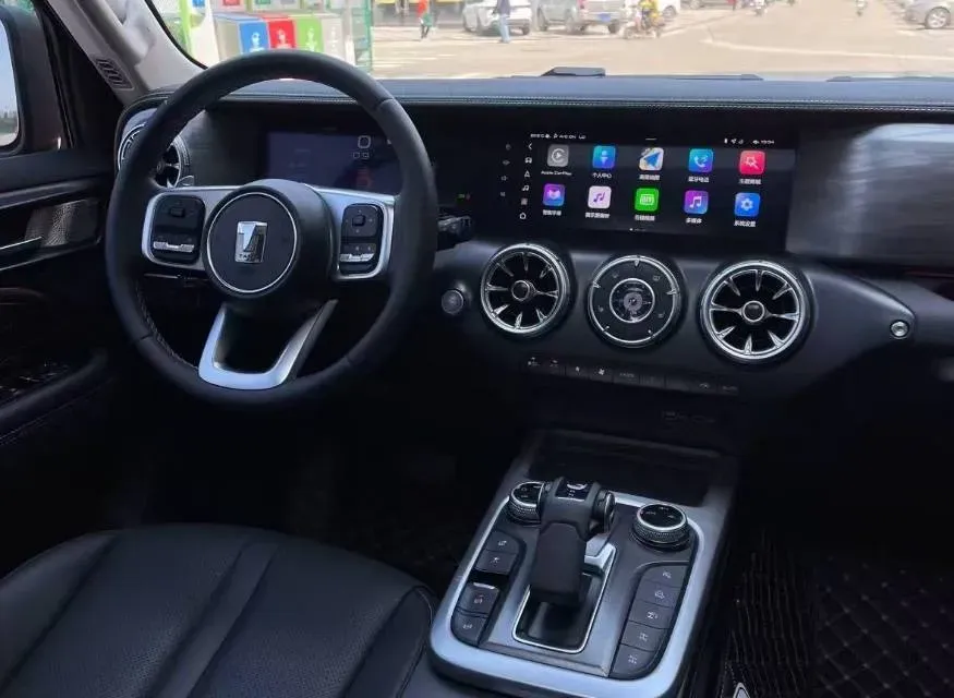 2024 Tank 300 2.0T 227HP L4 8AT,autocango,china used car exporter,china ev exporter,chinese used car exporter,chinese used ev exporter