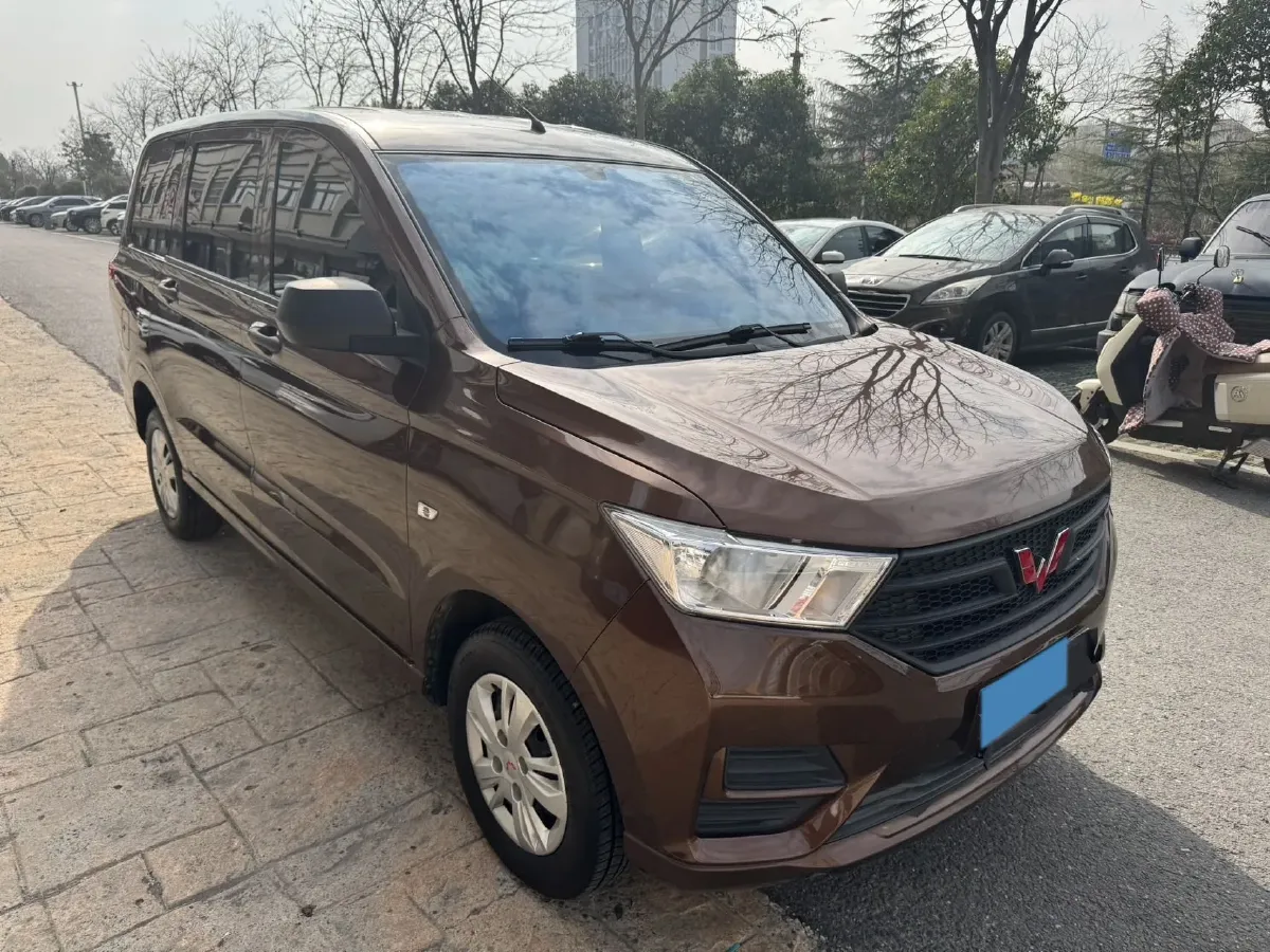 2021 WuLing RongGuang New Truck 1.5L 99HP L4 5MT,autocango,china used car exporter,china ev exporter,chinese used car exporter,chinese used ev exporter