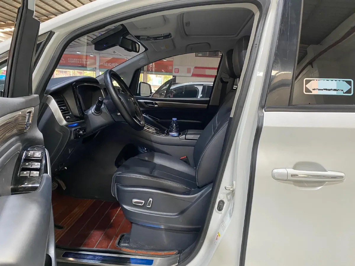 2021 GAC Trumpchi M8 2.0T 252HP L4 8AT,autocango,china used car exporter,china ev exporter,chinese used car exporter,chinese used ev exporter