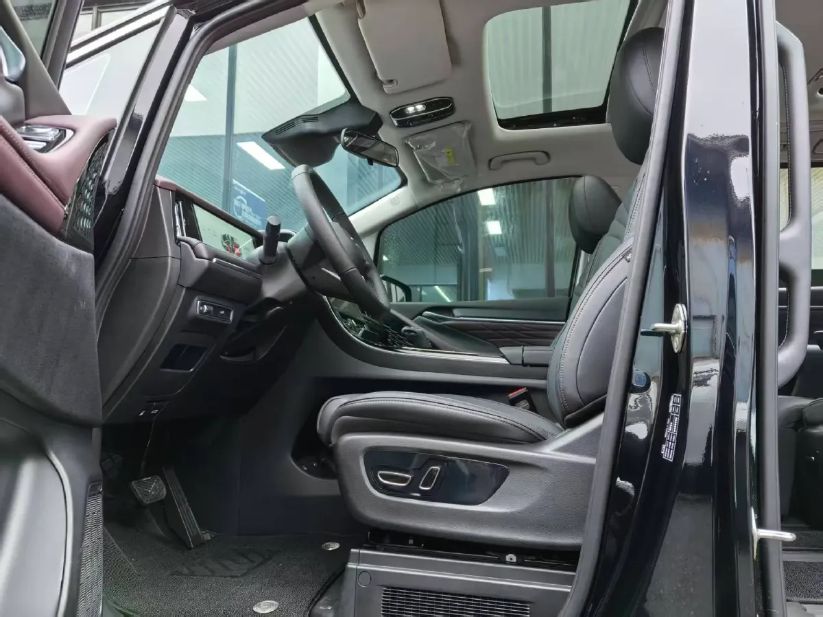 2024 GAC Trumpchi M8 2.0T 252HP L4 8AT,autocango,china used car exporter,china ev exporter,chinese used car exporter,chinese used ev exporter