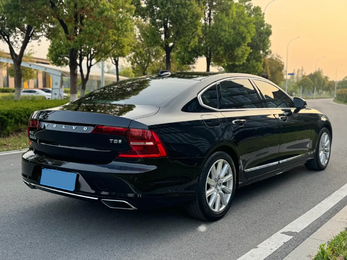 2020 Volvo S90 2.0T 254HP L4 8AT,autocango,china used car exporter,china ev exporter,chinese used car exporter,chinese used ev exporter