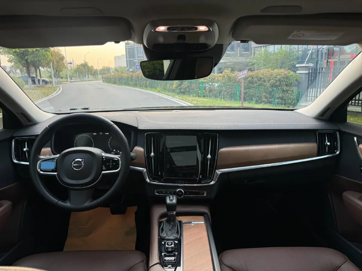 2020 Volvo S90 2.0T 254HP L4 8AT,autocango,china used car exporter,china ev exporter,chinese used car exporter,chinese used ev exporter