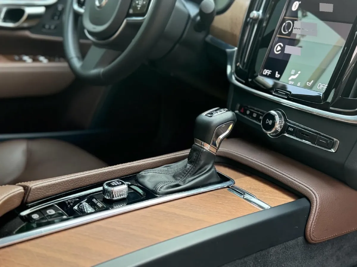 2020 Volvo S90 2.0T 254HP L4 8AT,autocango,china used car exporter,china ev exporter,chinese used car exporter,chinese used ev exporter