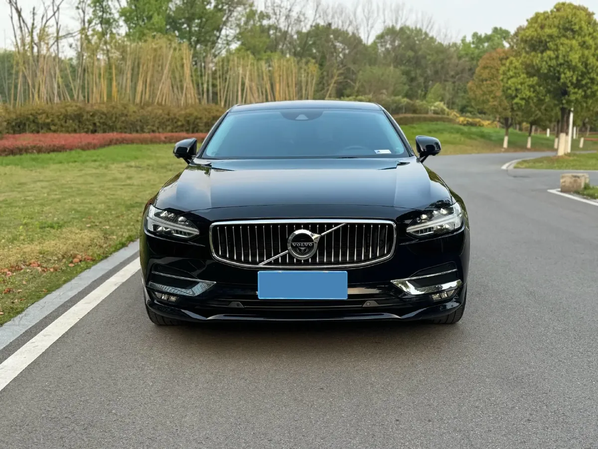 2020 Volvo S90 2.0T 254HP L4 8AT,autocango,china used car exporter,china ev exporter,chinese used car exporter,chinese used ev exporter