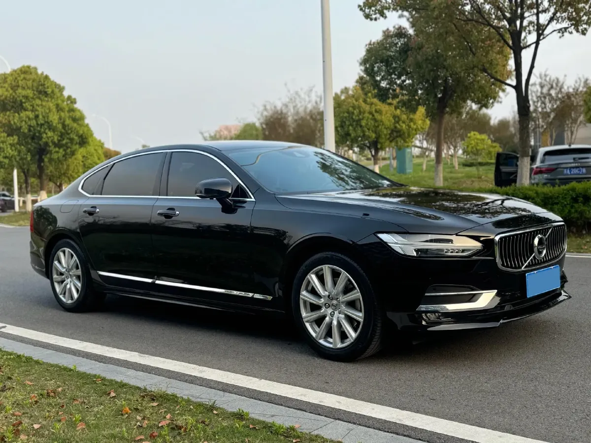 2020 Volvo S90 2.0T 254HP L4 8AT,autocango,china used car exporter,china ev exporter,chinese used car exporter,chinese used ev exporter