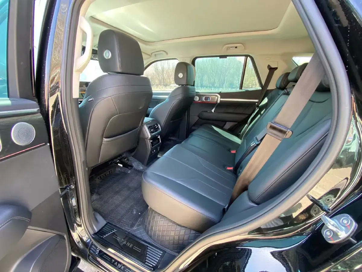 2024 Tank 400 2.0T 252HP L4 9AT PHEV 36.7/37.1KWH,autocango,china used car exporter,china ev exporter,chinese used car exporter,chinese used ev exporter