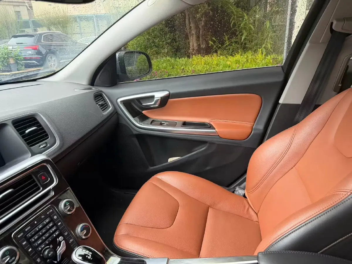 2018 Volvo S60 1.5T 152HP L4 6AT,autocango,china used car exporter,china ev exporter,chinese used car exporter,chinese used ev exporter