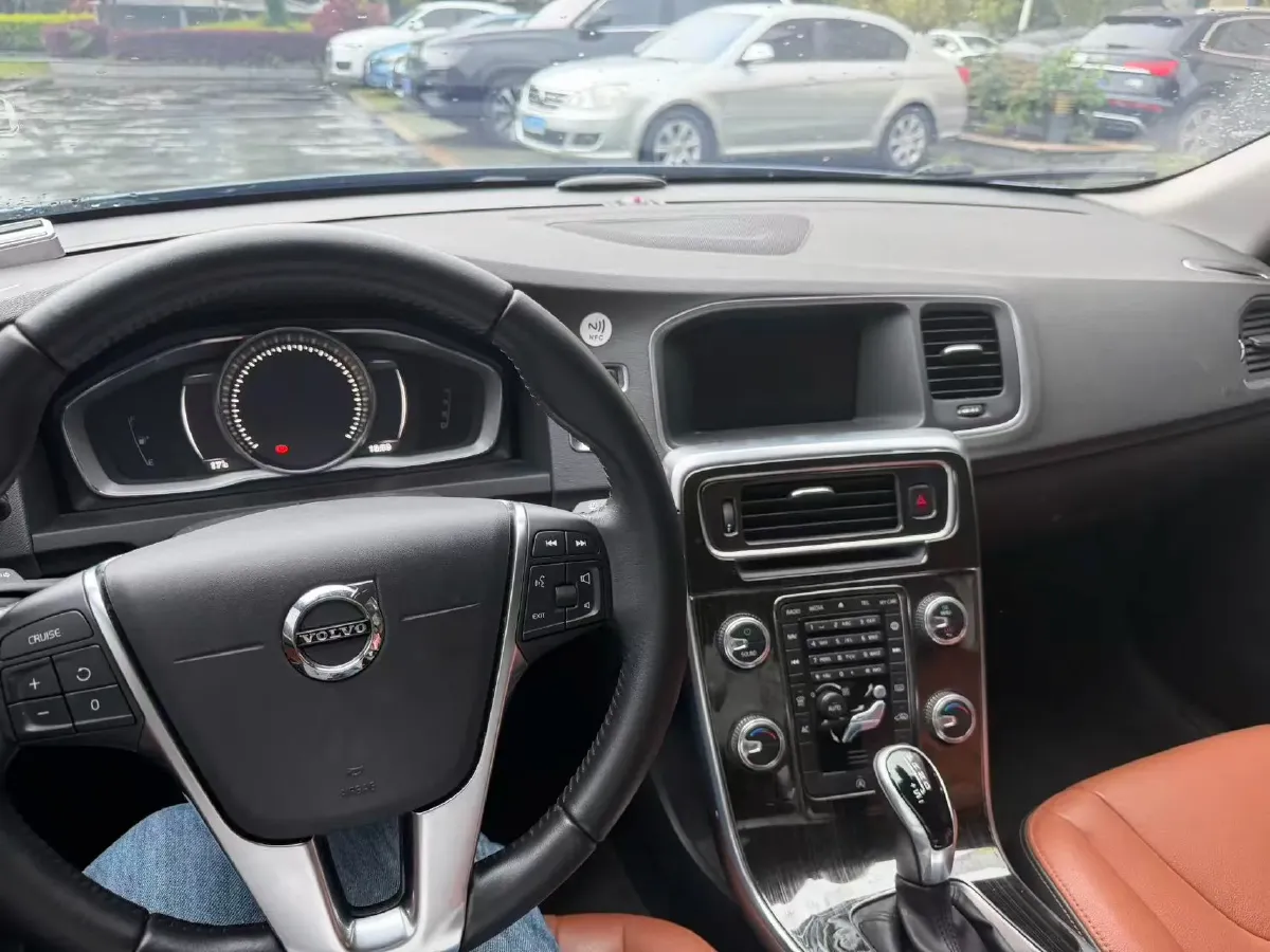 2018 Volvo S60 1.5T 152HP L4 6AT,autocango,china used car exporter,china ev exporter,chinese used car exporter,chinese used ev exporter