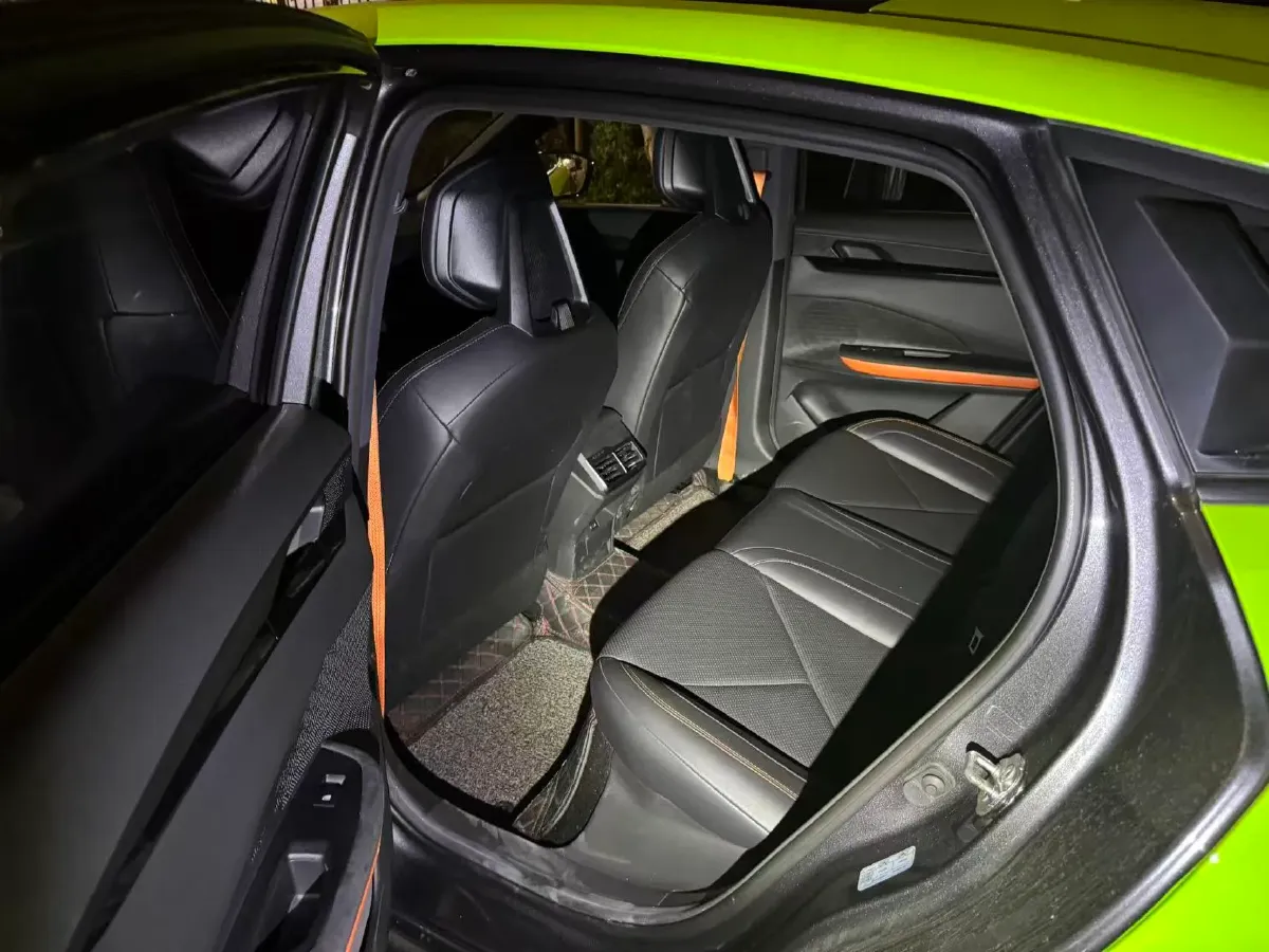 2022 ChangAn UNI-V 1.5T 188HP L4 7DCT,autocango,china used car exporter,china ev exporter,chinese used car exporter,chinese used ev exporter