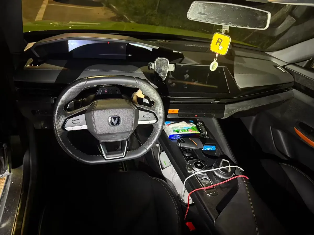 2022 ChangAn UNI-V 1.5T 188HP L4 7DCT,autocango,china used car exporter,china ev exporter,chinese used car exporter,chinese used ev exporter