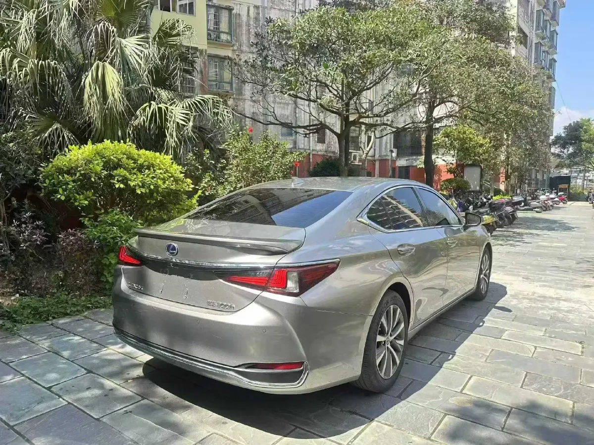 2020 Lexus ES 2.5L 178HP L4 E-CVT Hybrid,autocango,china used car exporter,china ev exporter,chinese used car exporter,chinese used ev exporter