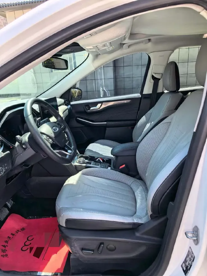 2020 Ford Escape 2.0T 248HP L4 8AT,autocango,china used car exporter,china ev exporter,chinese used car exporter,chinese used ev exporter