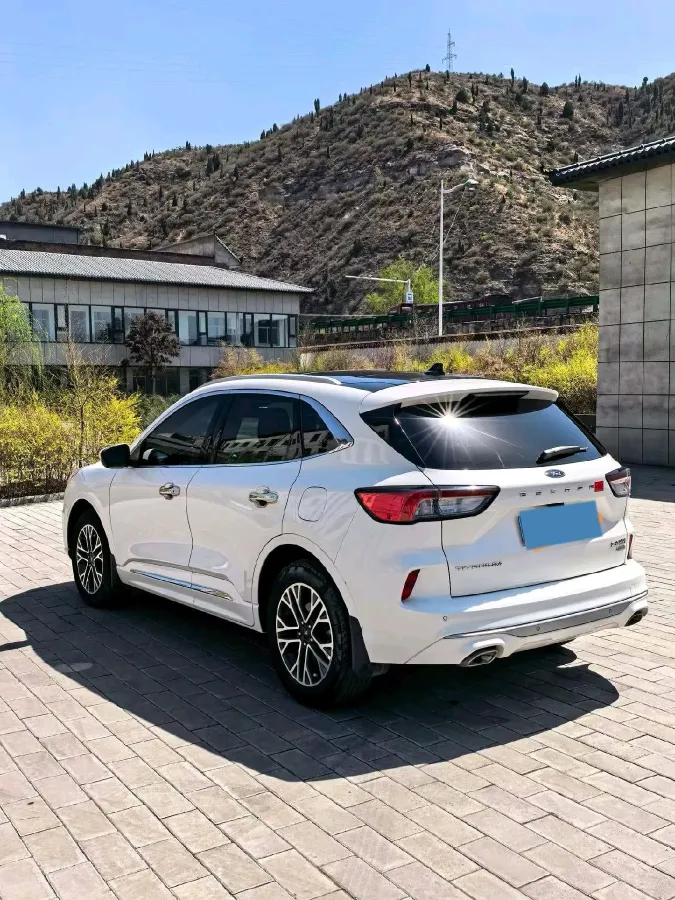 2020 Ford Escape 2.0T 248HP L4 8AT,autocango,china used car exporter,china ev exporter,chinese used car exporter,chinese used ev exporter