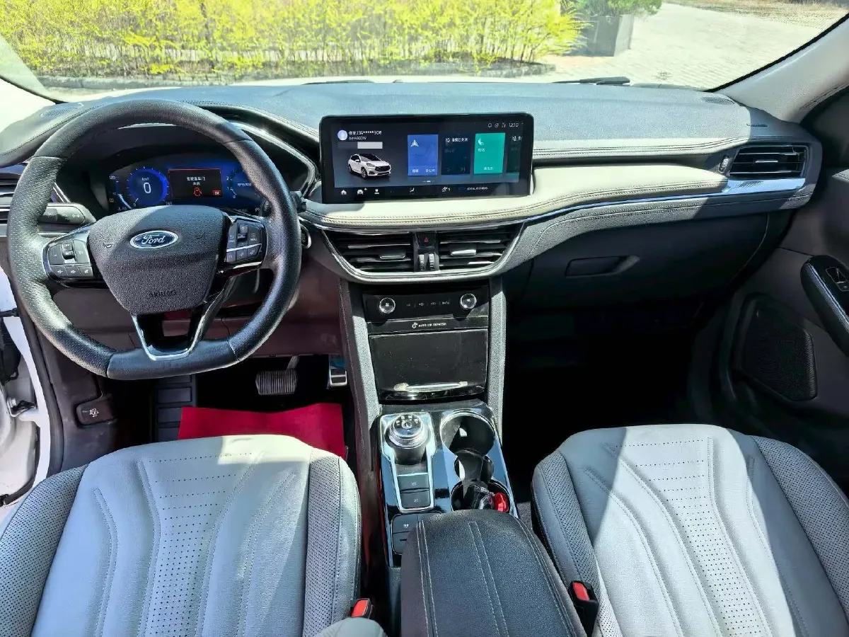 2020 Ford Escape 2.0T 248HP L4 8AT,autocango,china used car exporter,china ev exporter,chinese used car exporter,chinese used ev exporter