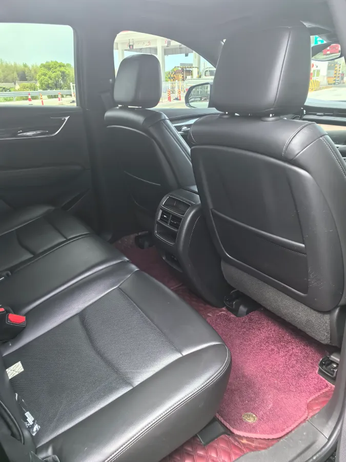 2024 Cadillac XT5 2.0T 237HP L4 9AT,autocango,china used car exporter,china ev exporter,chinese used car exporter,chinese used ev exporter