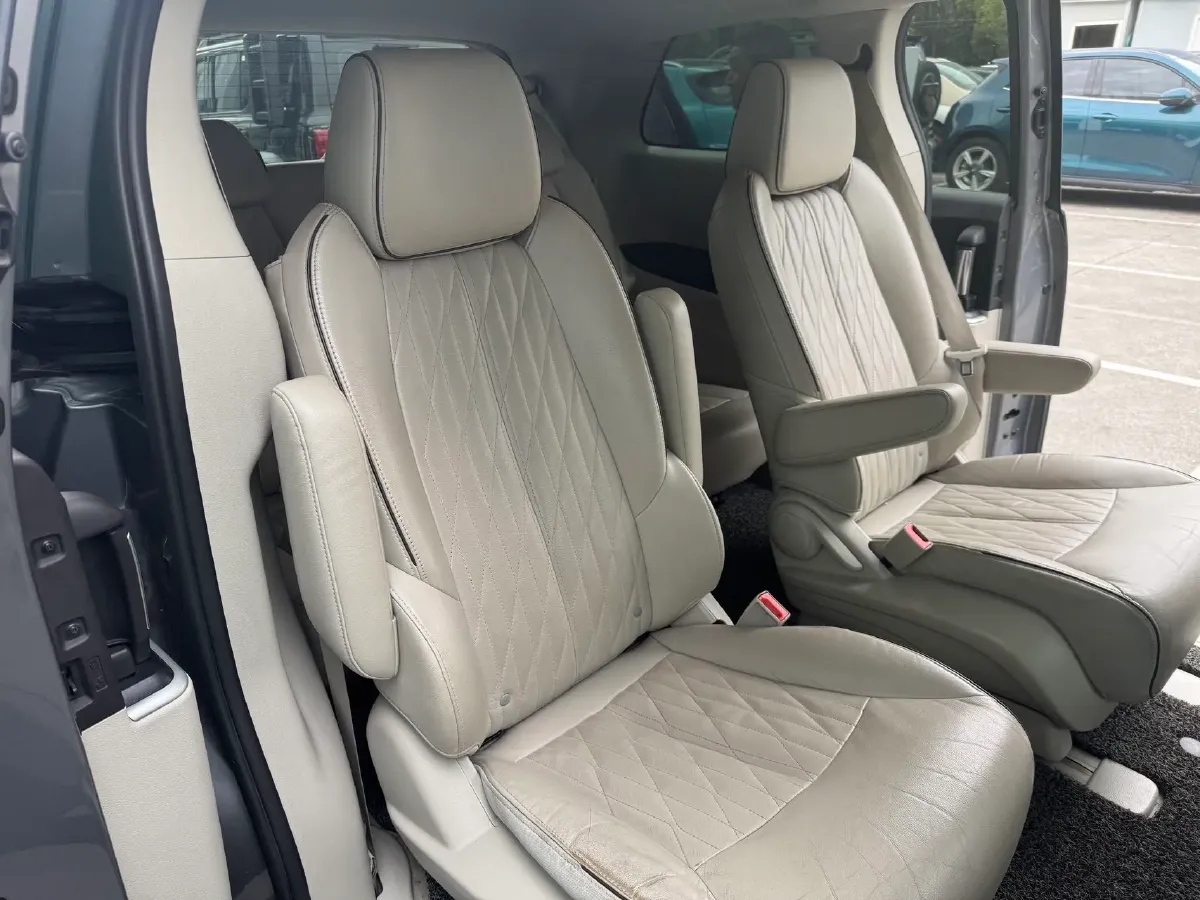2021 Buick GL8 2.0T 237HP L4 9AT,autocango,china used car exporter,china ev exporter,chinese used car exporter,chinese used ev exporter