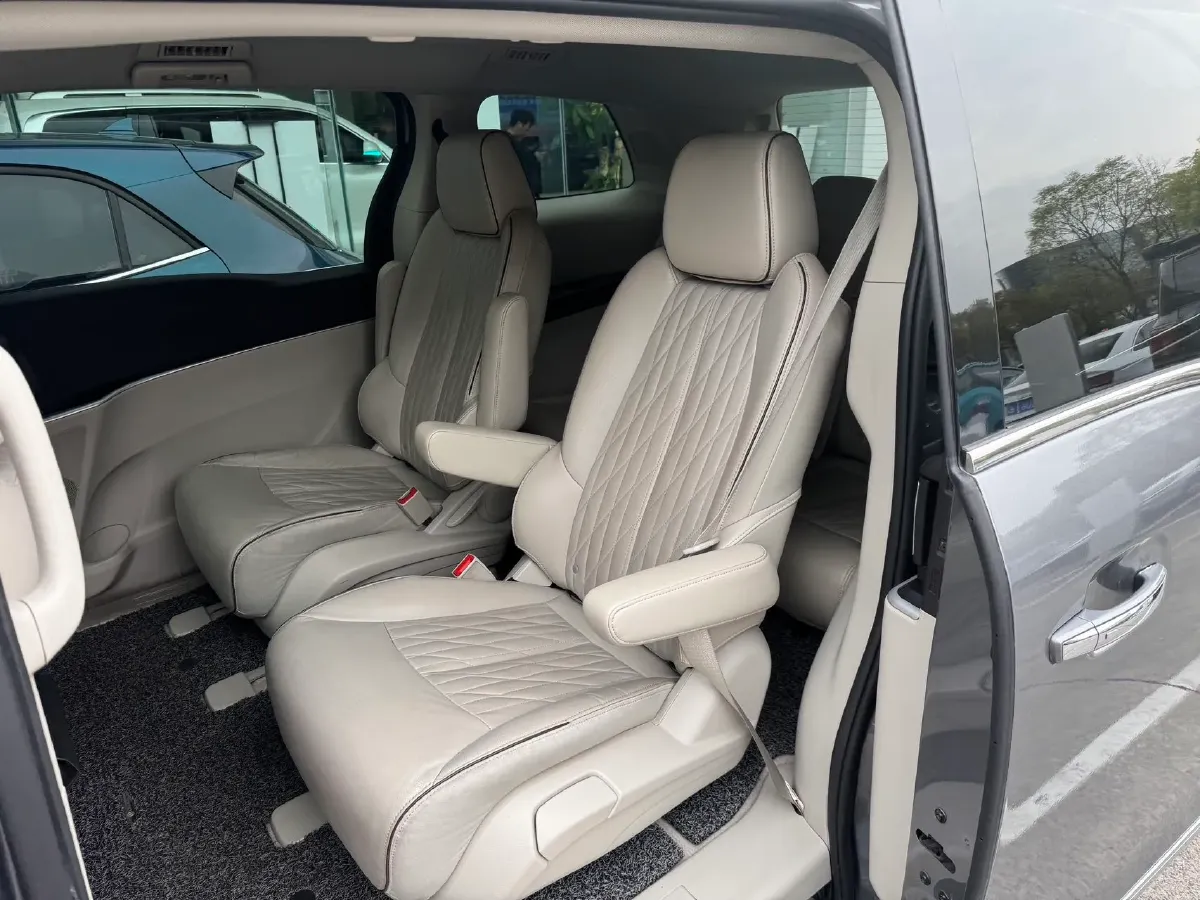 2021 Buick GL8 2.0T 237HP L4 9AT,autocango,china used car exporter,china ev exporter,chinese used car exporter,chinese used ev exporter