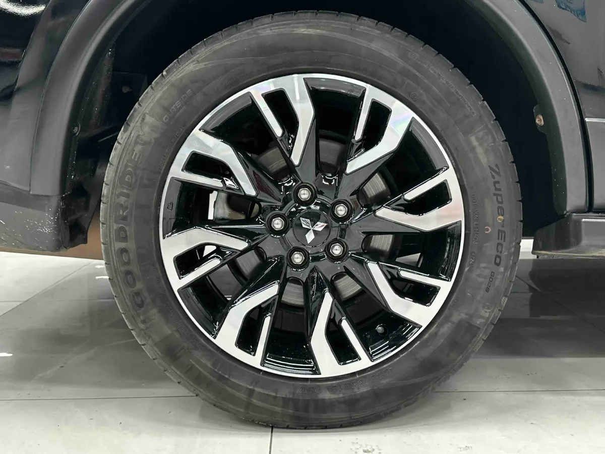 2019 Mitsubishi Outlander 2.0L 166HP L4 CVT,autocango,china used car exporter,china ev exporter,chinese used car exporter,chinese used ev exporter