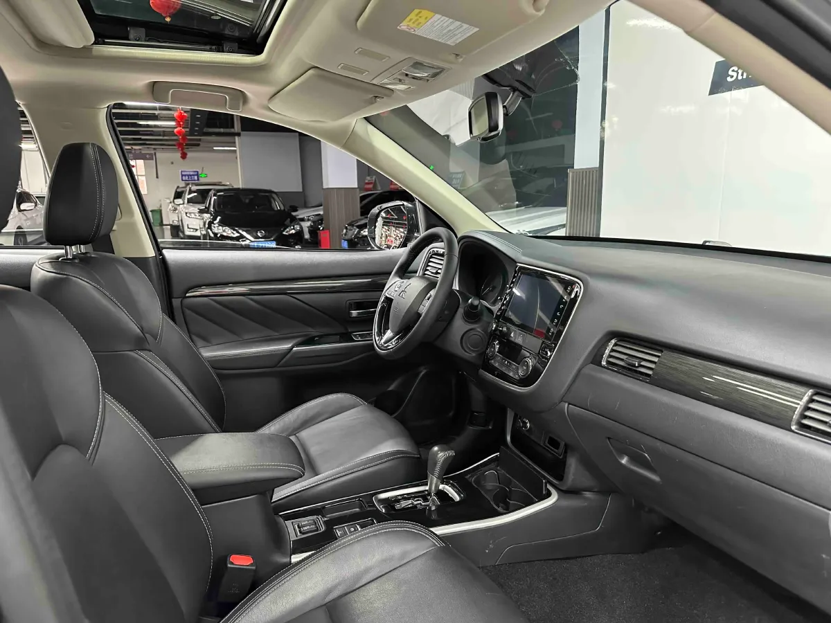 2019 Mitsubishi Outlander 2.0L 166HP L4 CVT,autocango,china used car exporter,china ev exporter,chinese used car exporter,chinese used ev exporter