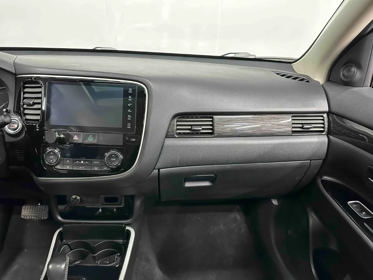 2019 Mitsubishi Outlander 2.0L 166HP L4 CVT,autocango,china used car exporter,china ev exporter,chinese used car exporter,chinese used ev exporter