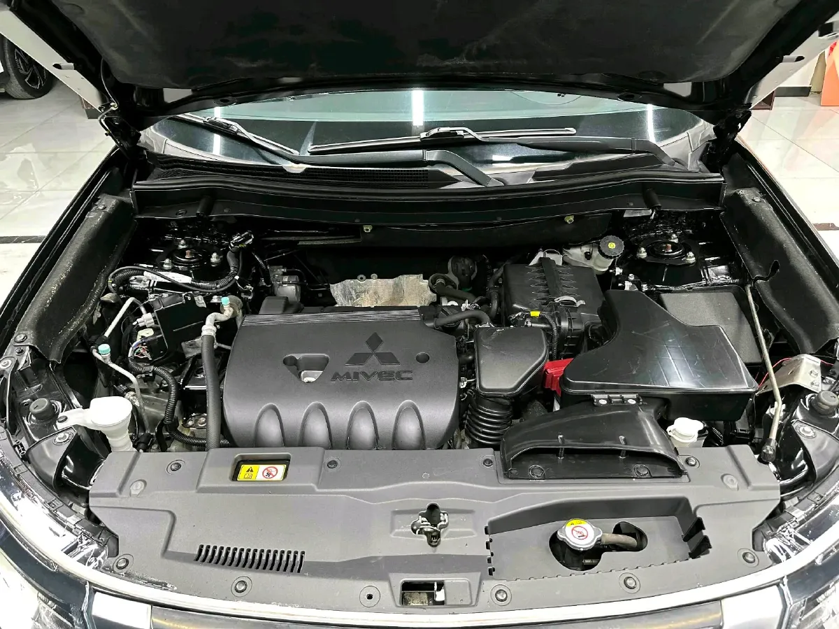 2019 Mitsubishi Outlander 2.0L 166HP L4 CVT,autocango,china used car exporter,china ev exporter,chinese used car exporter,chinese used ev exporter