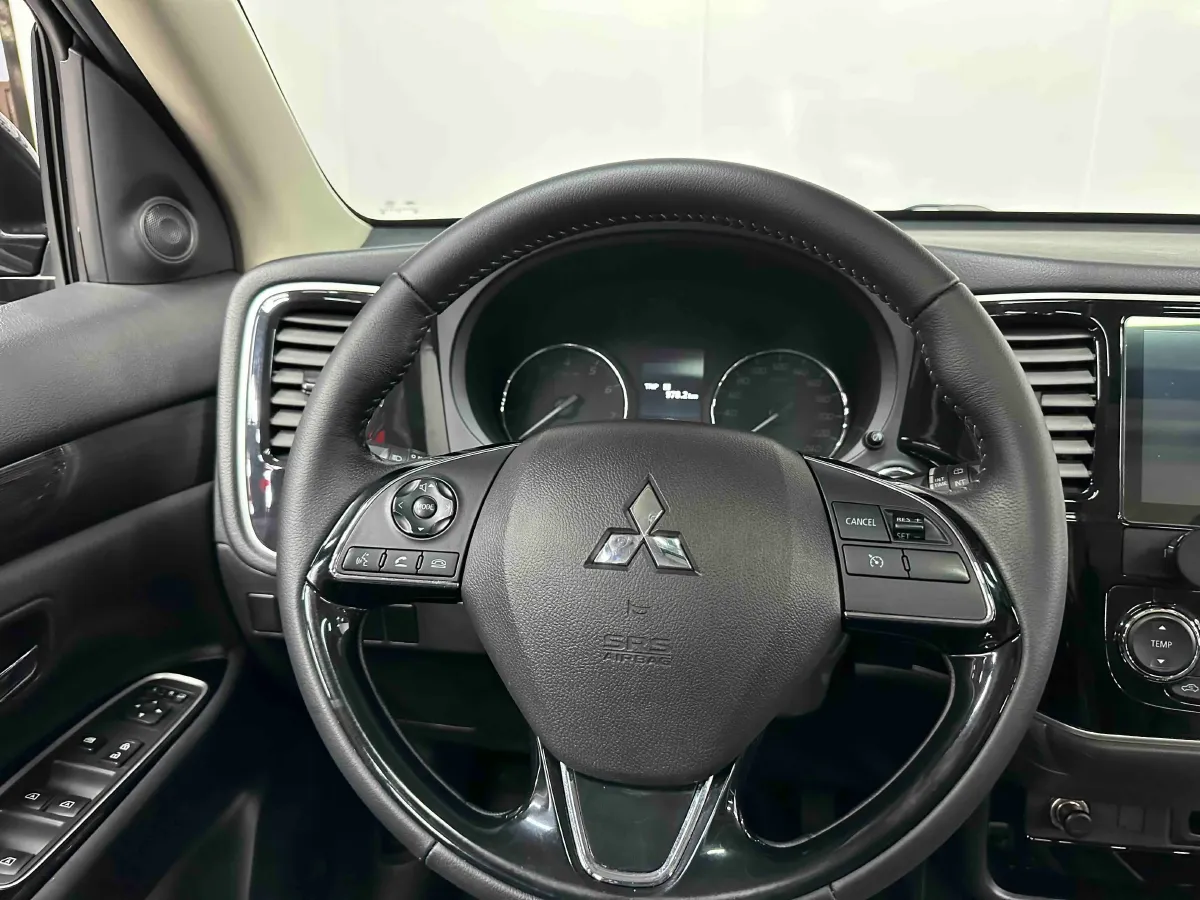 2019 Mitsubishi Outlander 2.0L 166HP L4 CVT,autocango,china used car exporter,china ev exporter,chinese used car exporter,chinese used ev exporter